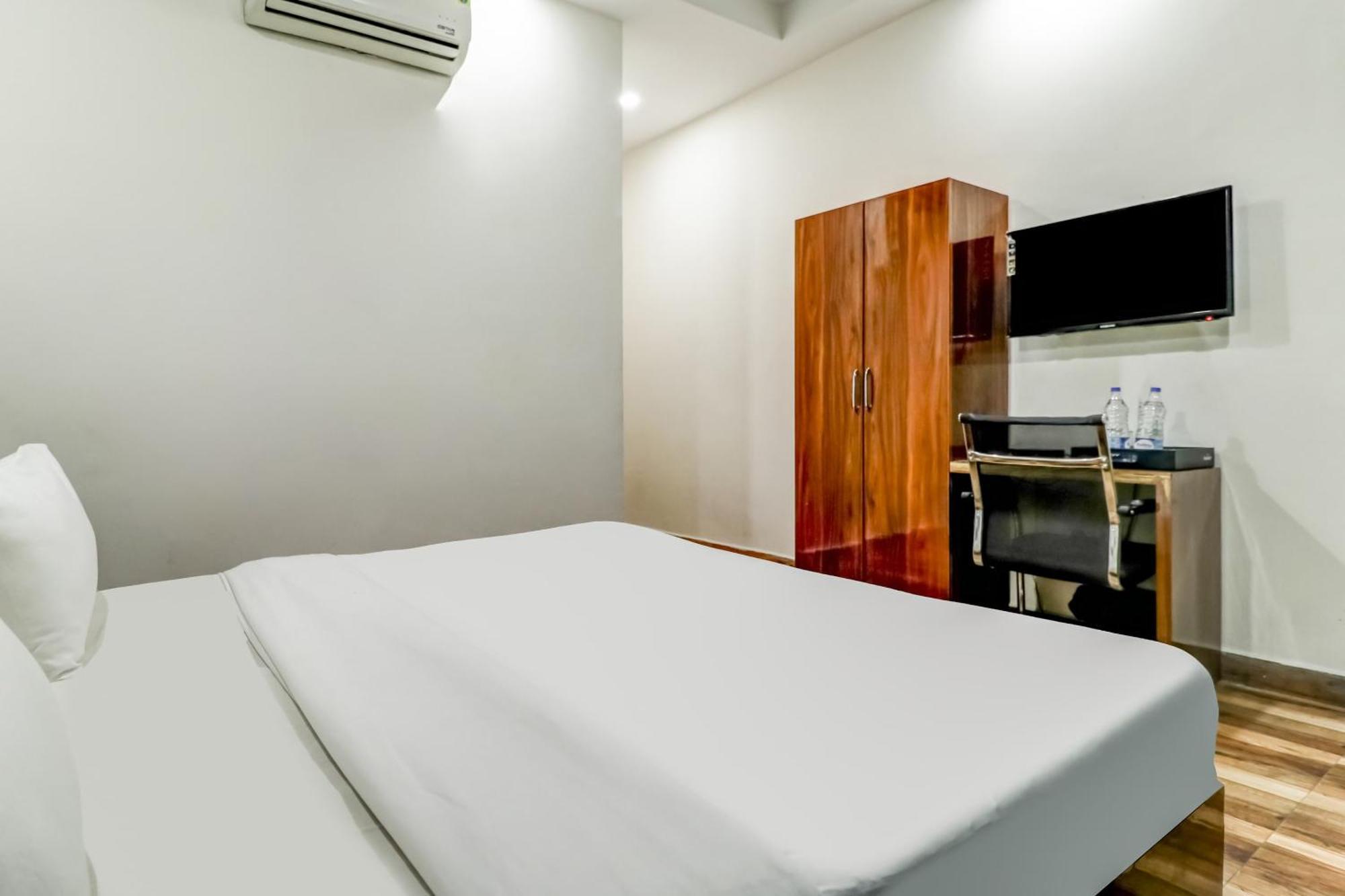 Hotel Townhouse Skylight Near Medanta Hospital Gurgaon Esterno foto