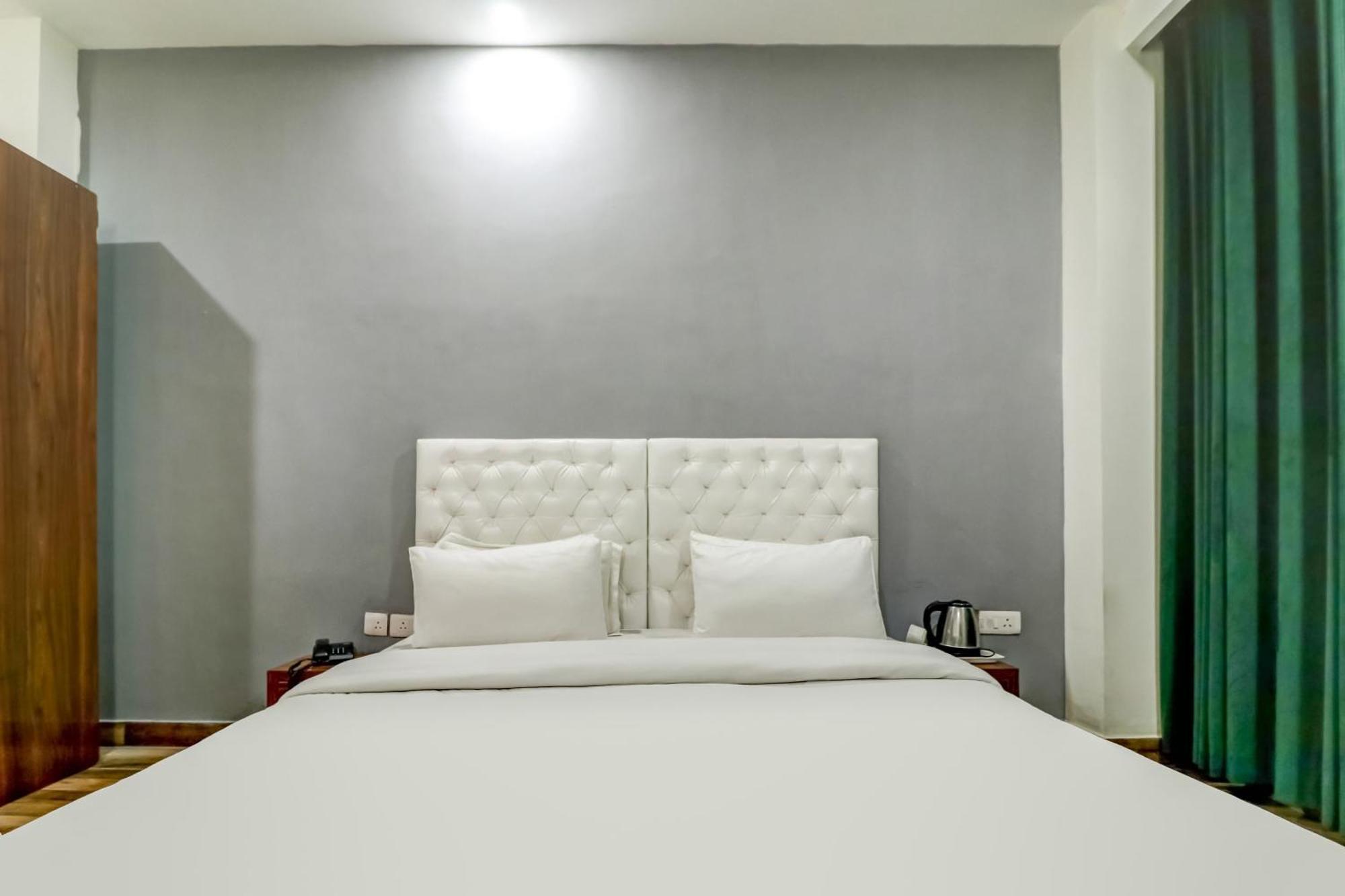 Hotel Townhouse Skylight Near Medanta Hospital Gurgaon Esterno foto