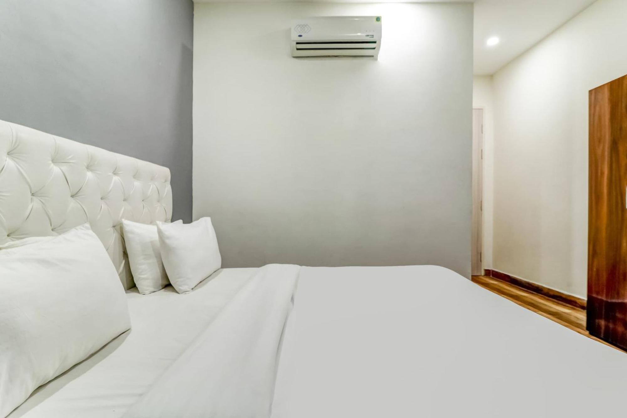 Hotel Townhouse Skylight Near Medanta Hospital Gurgaon Esterno foto