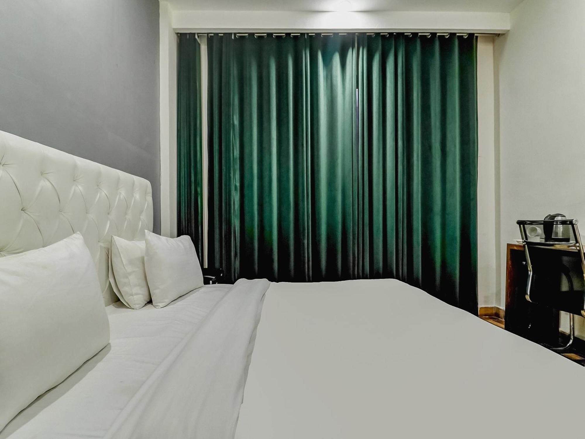 Hotel Townhouse Skylight Near Medanta Hospital Gurgaon Esterno foto